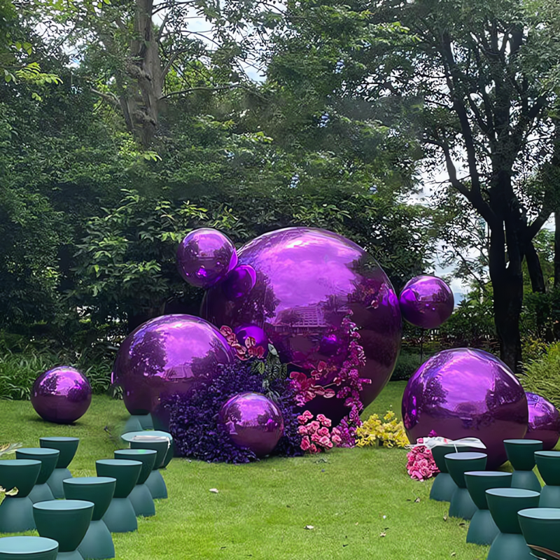 Lila leuchtender aufblasbarer Spiegelballon