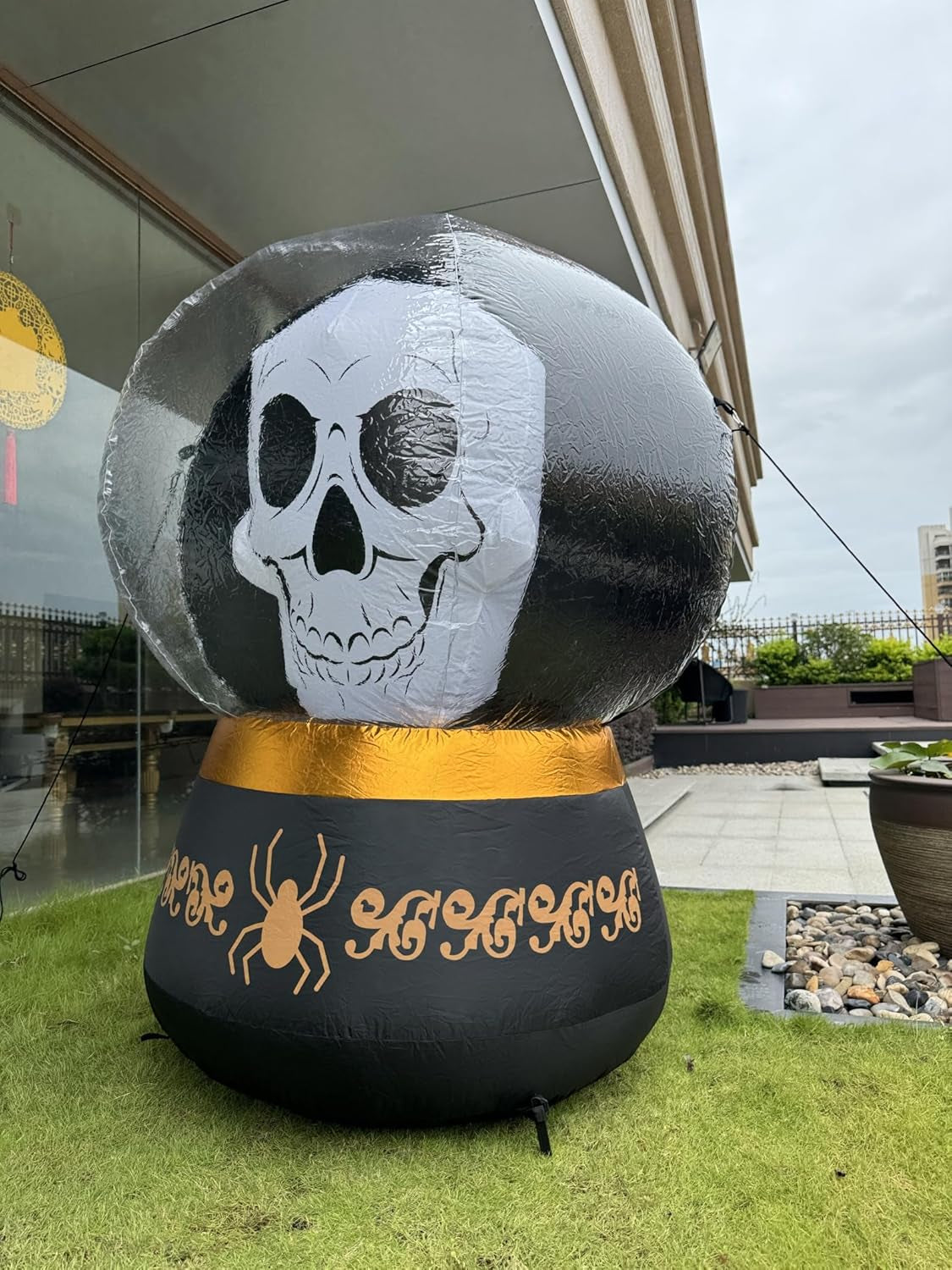 Halloween Inflatable Crystal Ball Decoration - Magical Skull Ball with LED Light, Halloween Ball Inflatable for Porch, Holiday, Garden,Yard, Party and Indoor Outdoor Home Decor