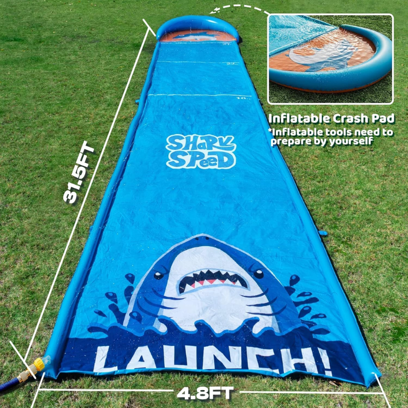 Aufblasbare Wasserrutsche für Spaß im Garten