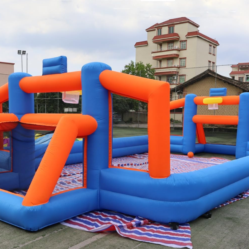 Aufblasbarer Dualsport-Fußball- und Basketballplatz