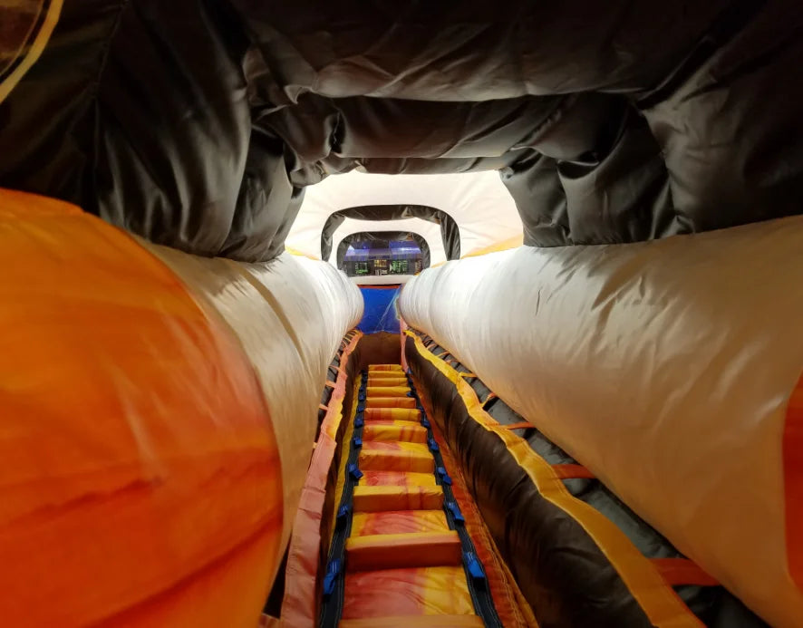 Aufblasbarer Weltraumraketen-Wasserrutschenspaß