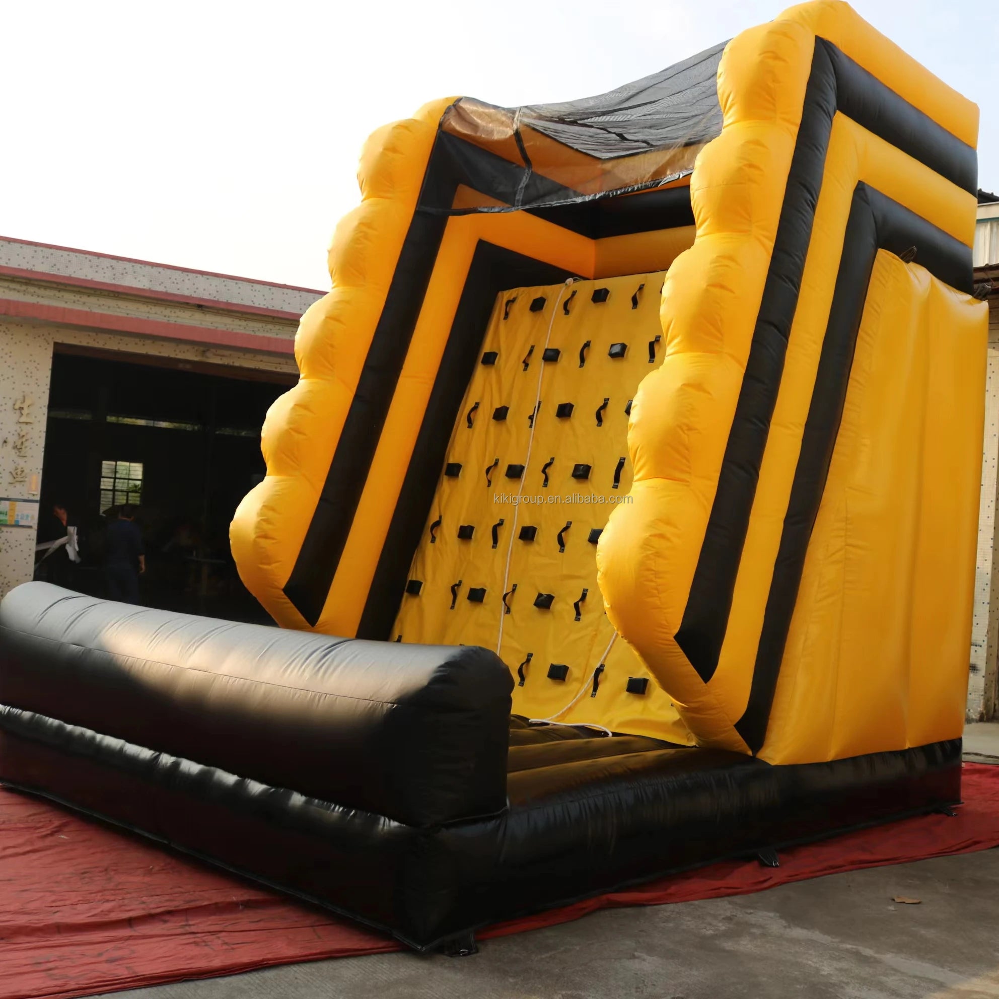 Inflatable Climbing Wall for Amusement Parks