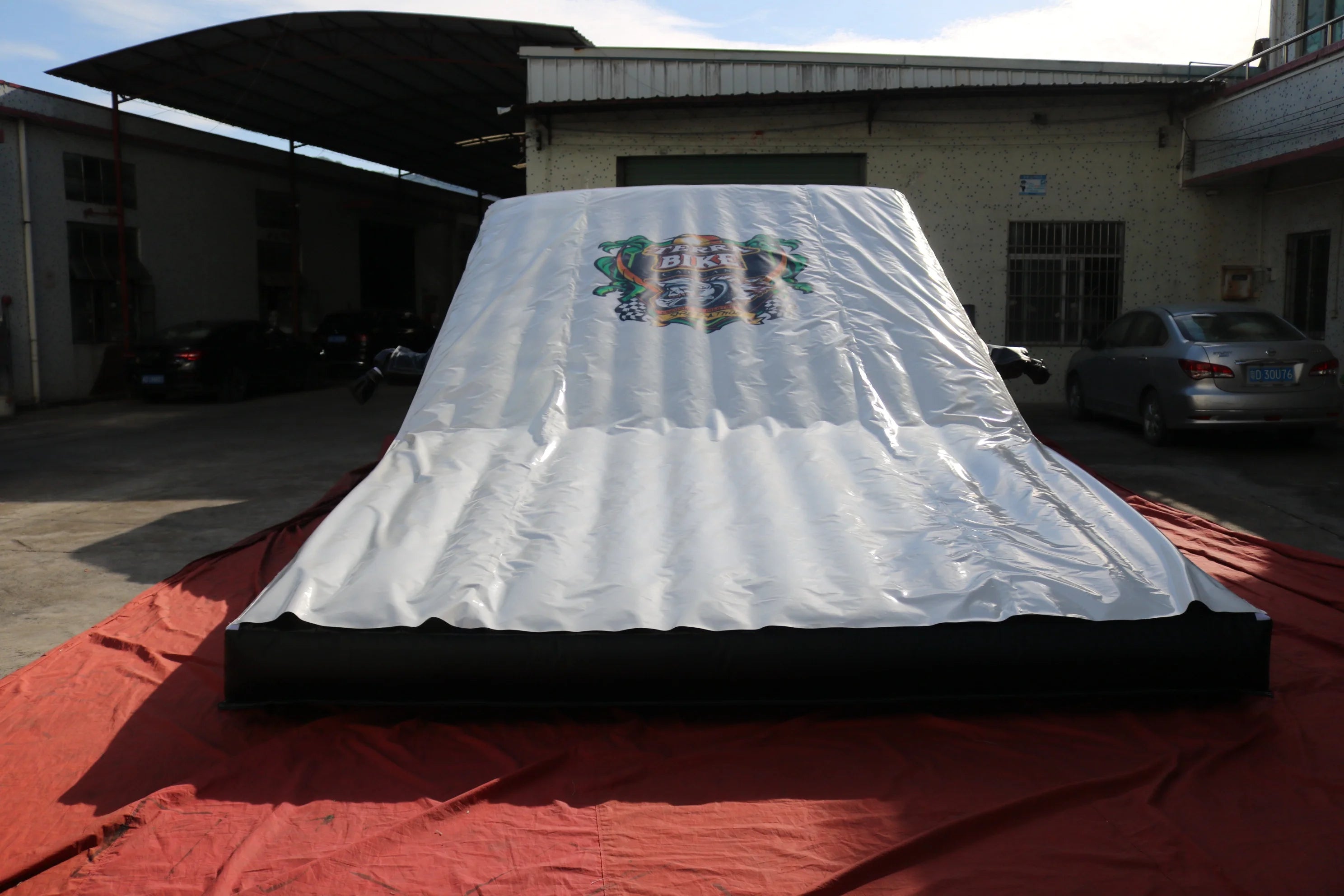 Inflatable BMX Stunt Castle with Landing Air Bag