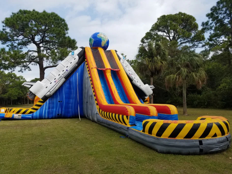 Aufblasbarer Weltraumraketen-Wasserrutschenspaß