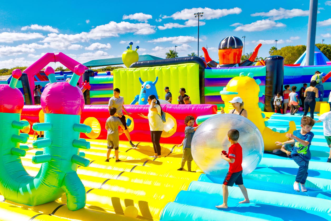 Inflatable Obstacle Playground for Outdoor Fun