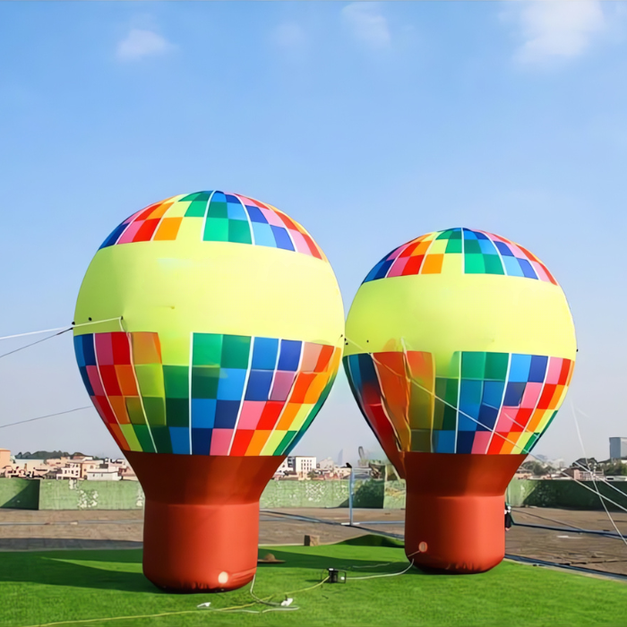 Aufblasbarer Bodenball in Form eines Heißluftballons