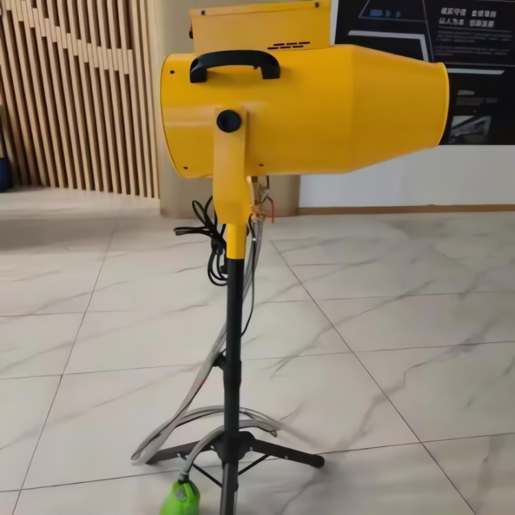 Mini canon à mousse pour fêtes au bord de la piscine