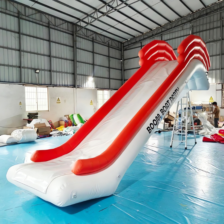 Toboggan gonflable personnalisé pour yachts et événements