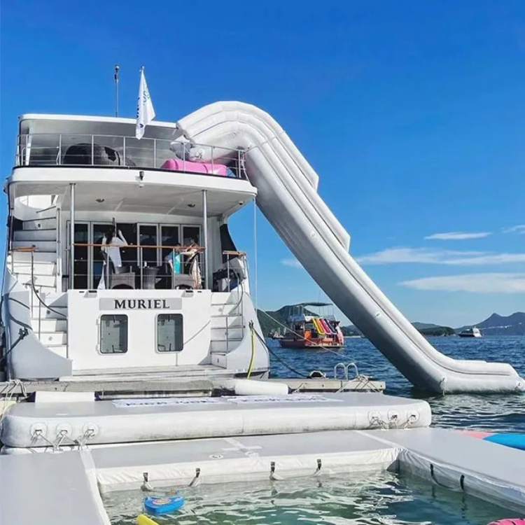 Customized Inflatable Yacht Water Slide