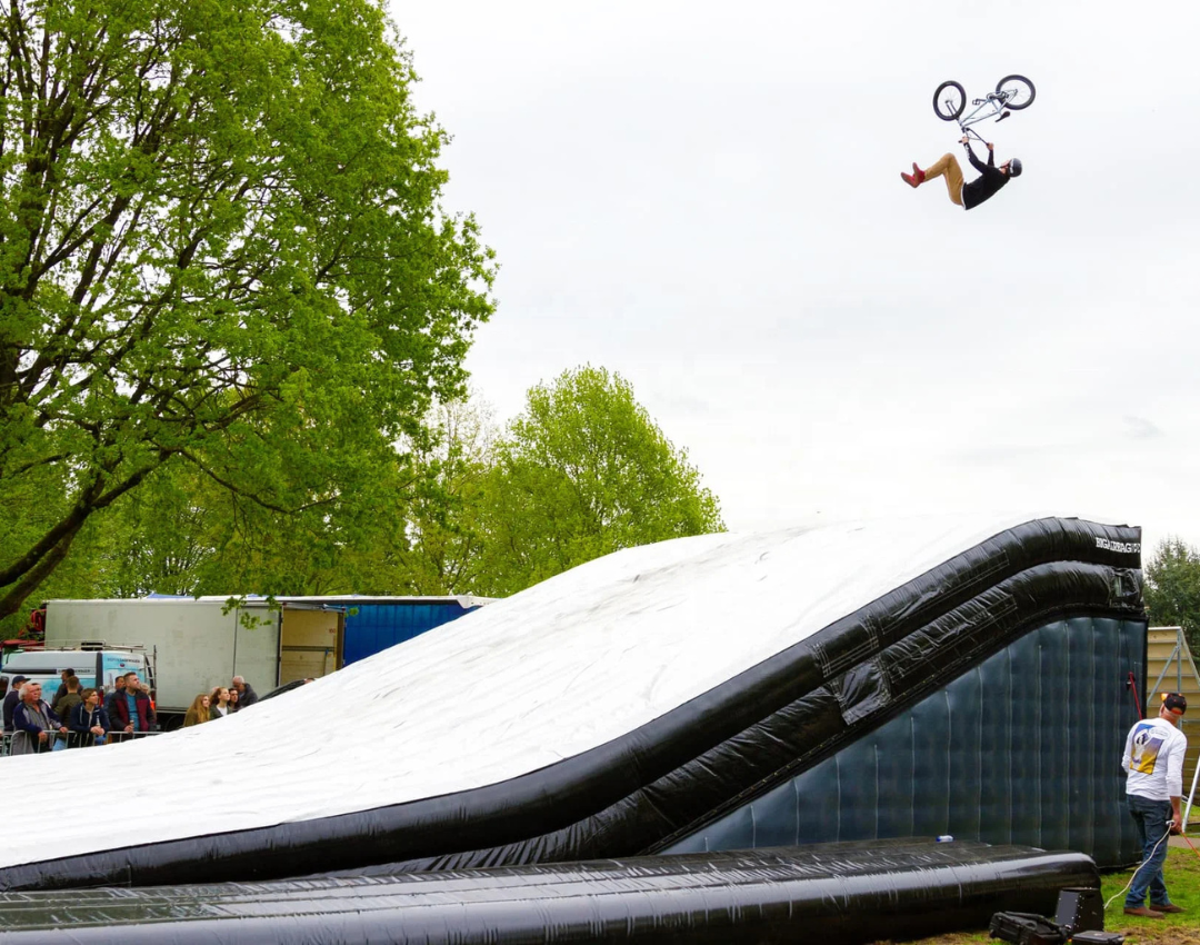 Inflatable BMX Stunt Castle with Landing Air Bag