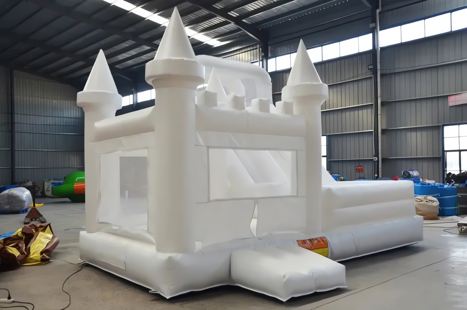 Inflatable Jumping Castle with Sports Game Slide