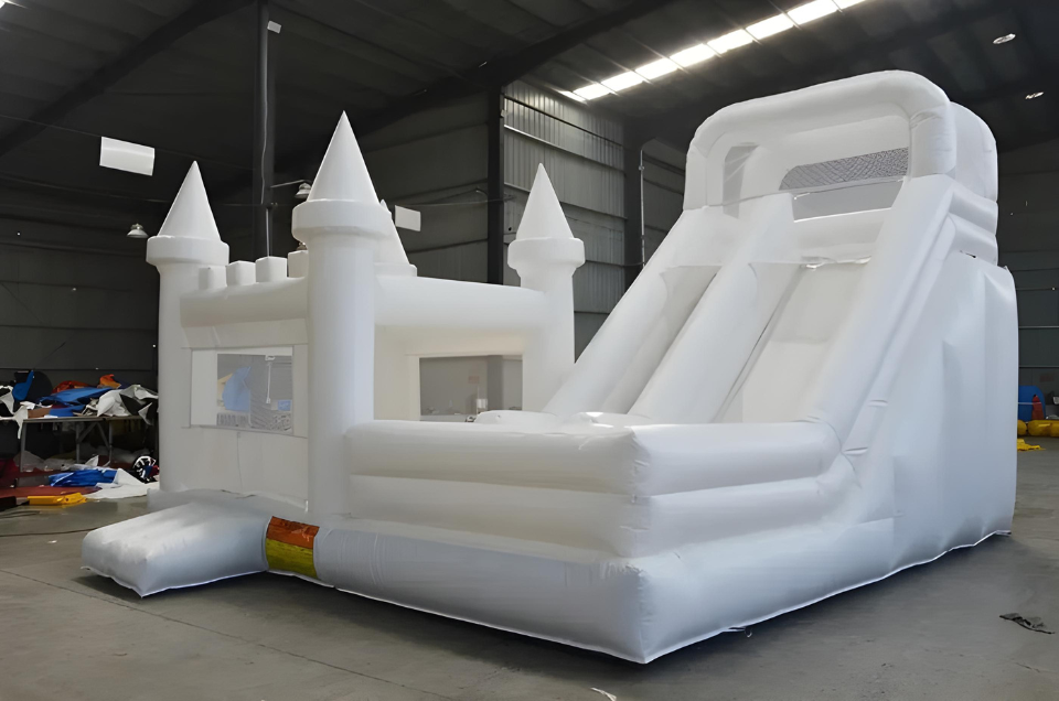 Inflatable Jumping Castle with Sports Game Slide