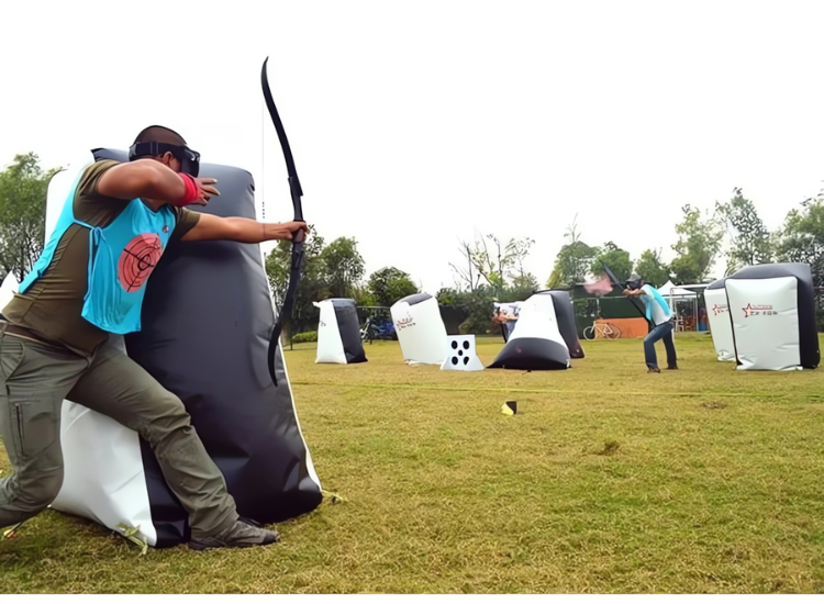 Inflatable Archery Bunkers Field with Equipment
