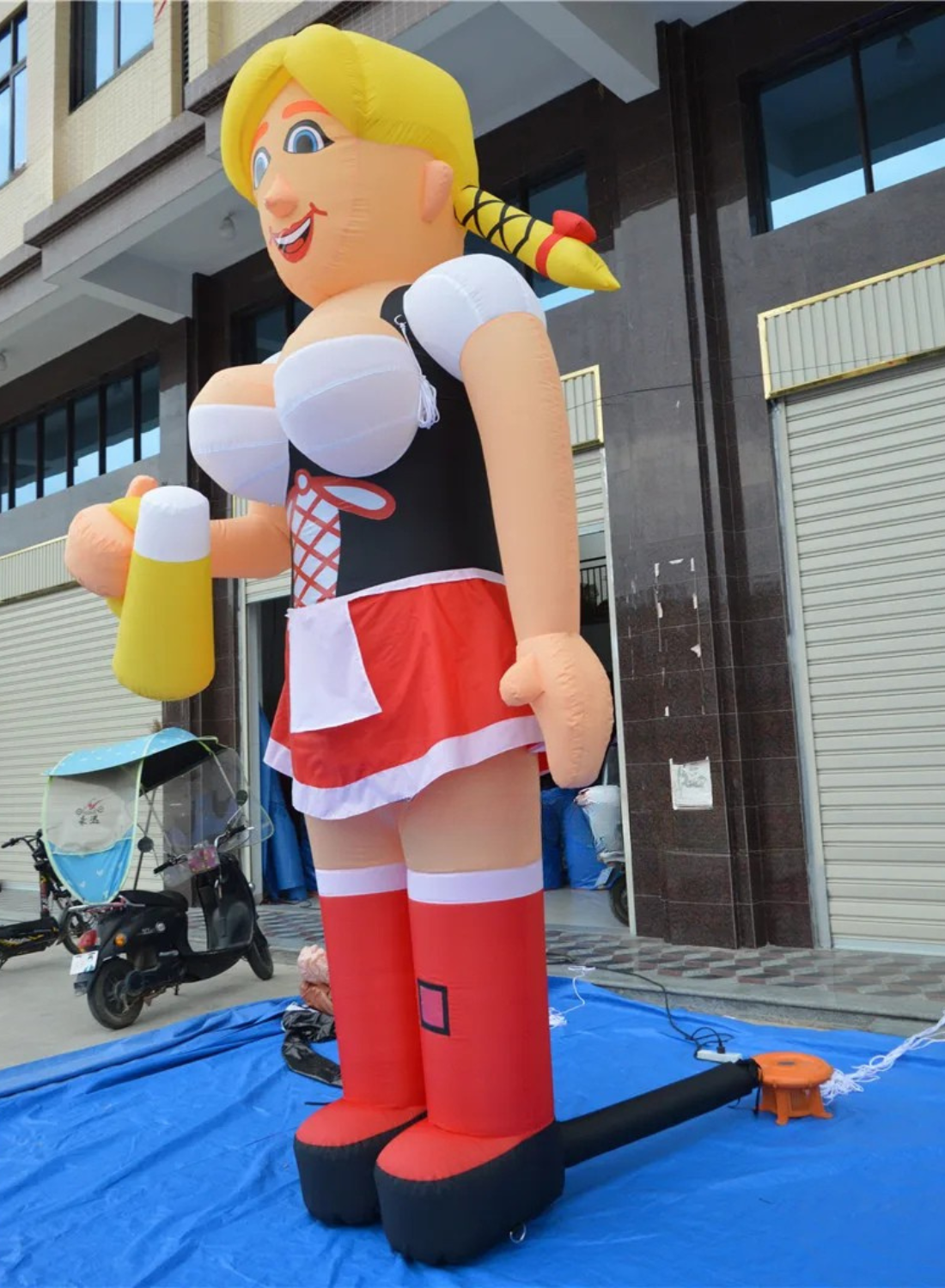 Outdoor Inflatable Waitress Cartoon Advertising