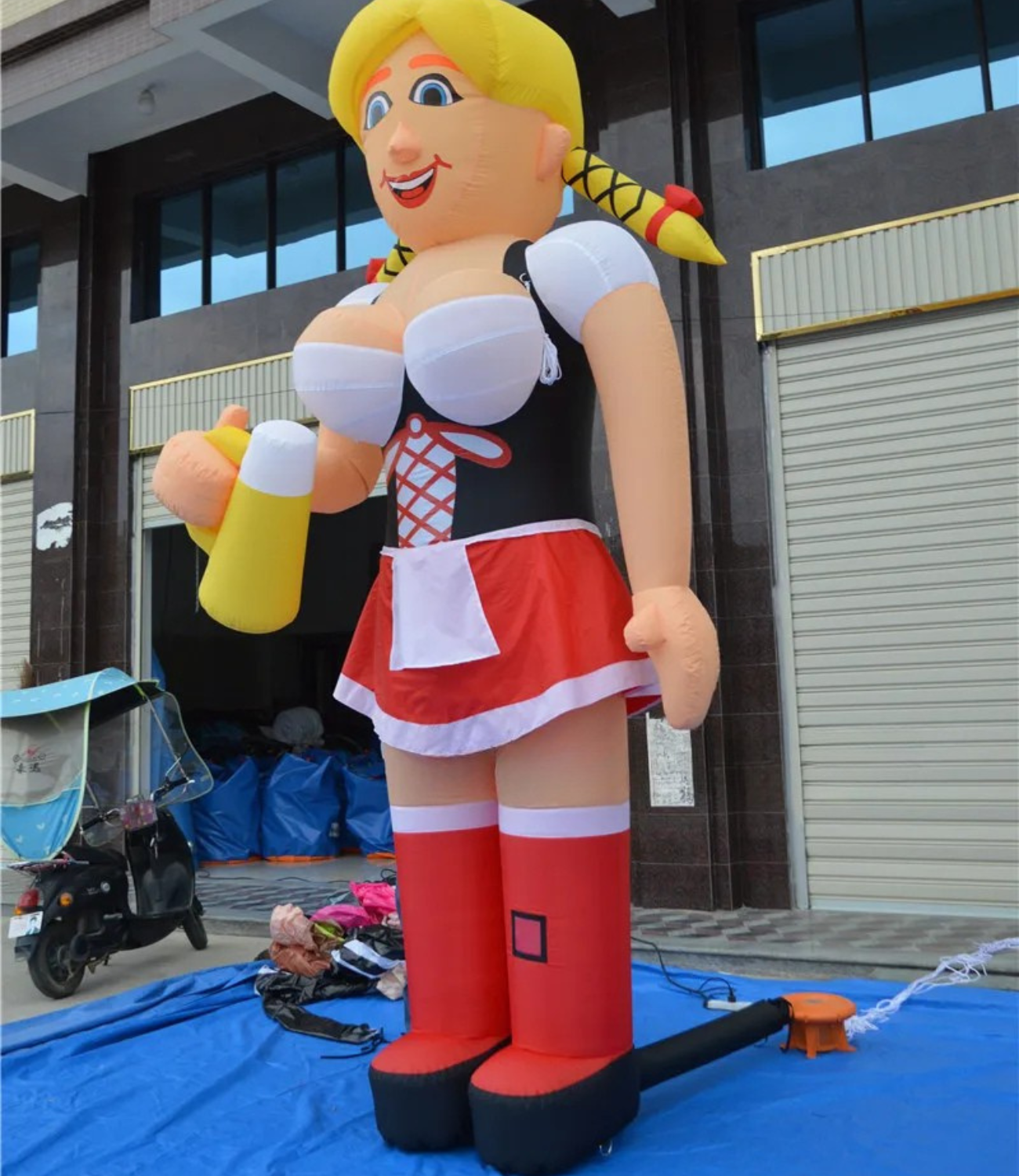 Outdoor Inflatable Waitress Cartoon Advertising