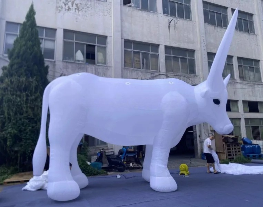 Inflatable Longhorn Bull Customizable LED Advertising