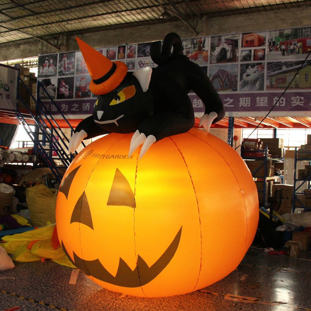 Customized Inflatable Halloween Pumpkin with Cat Decor