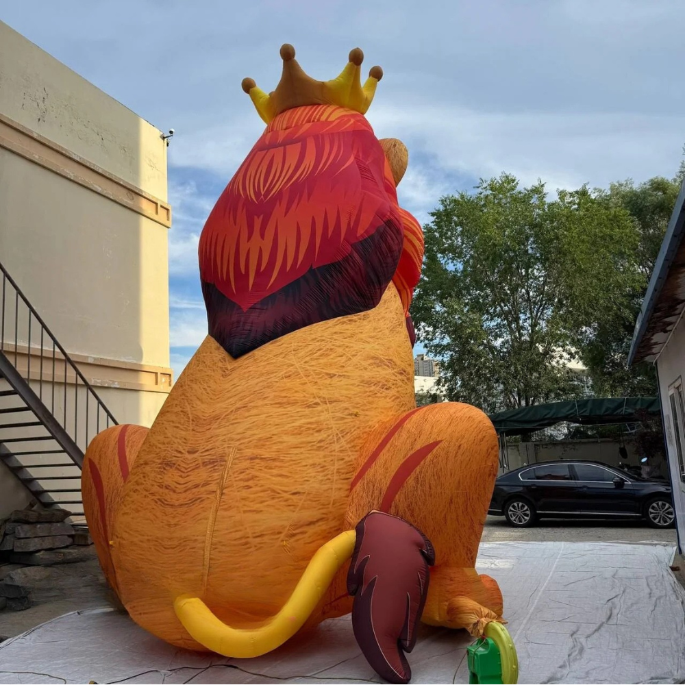 Bespoke Inflatable Cartoon Lion for Party Decor