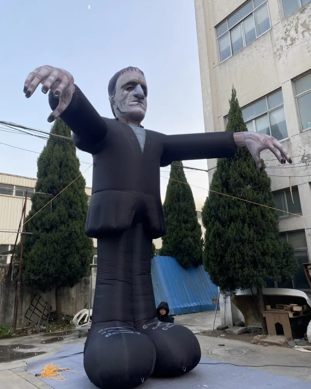 Giant Inflatable Zombie Decoration for Halloween Events