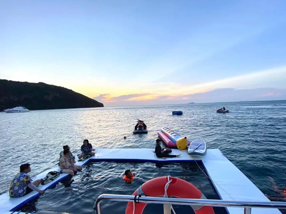 Inflatable Yacht Sea Pool for Commercial Use