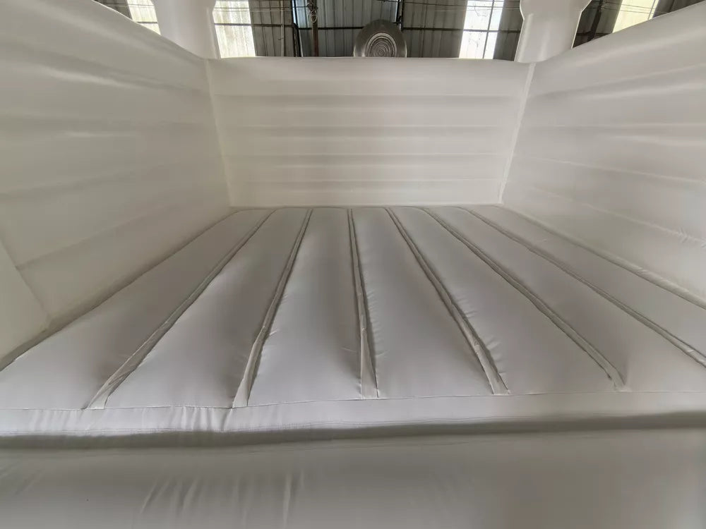 Weißes aufblasbares Hüpfburghaus für Hochzeitsfeier