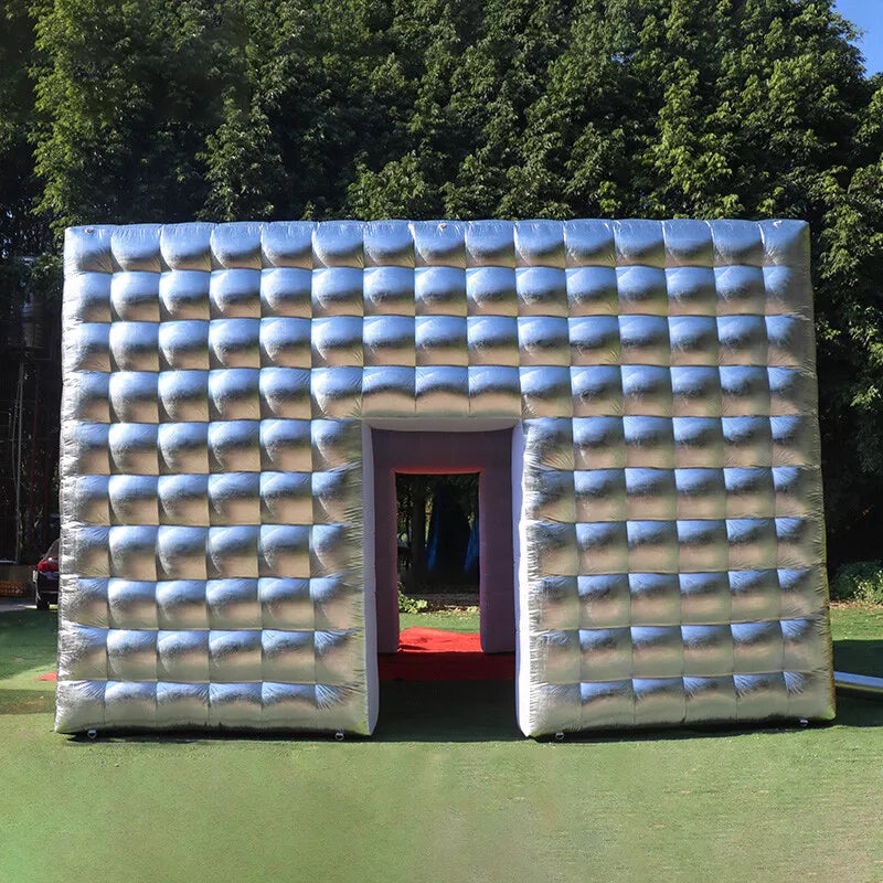 Tente gonflable géante cubique argentée de 13 x 13 pieds pour événements festifs