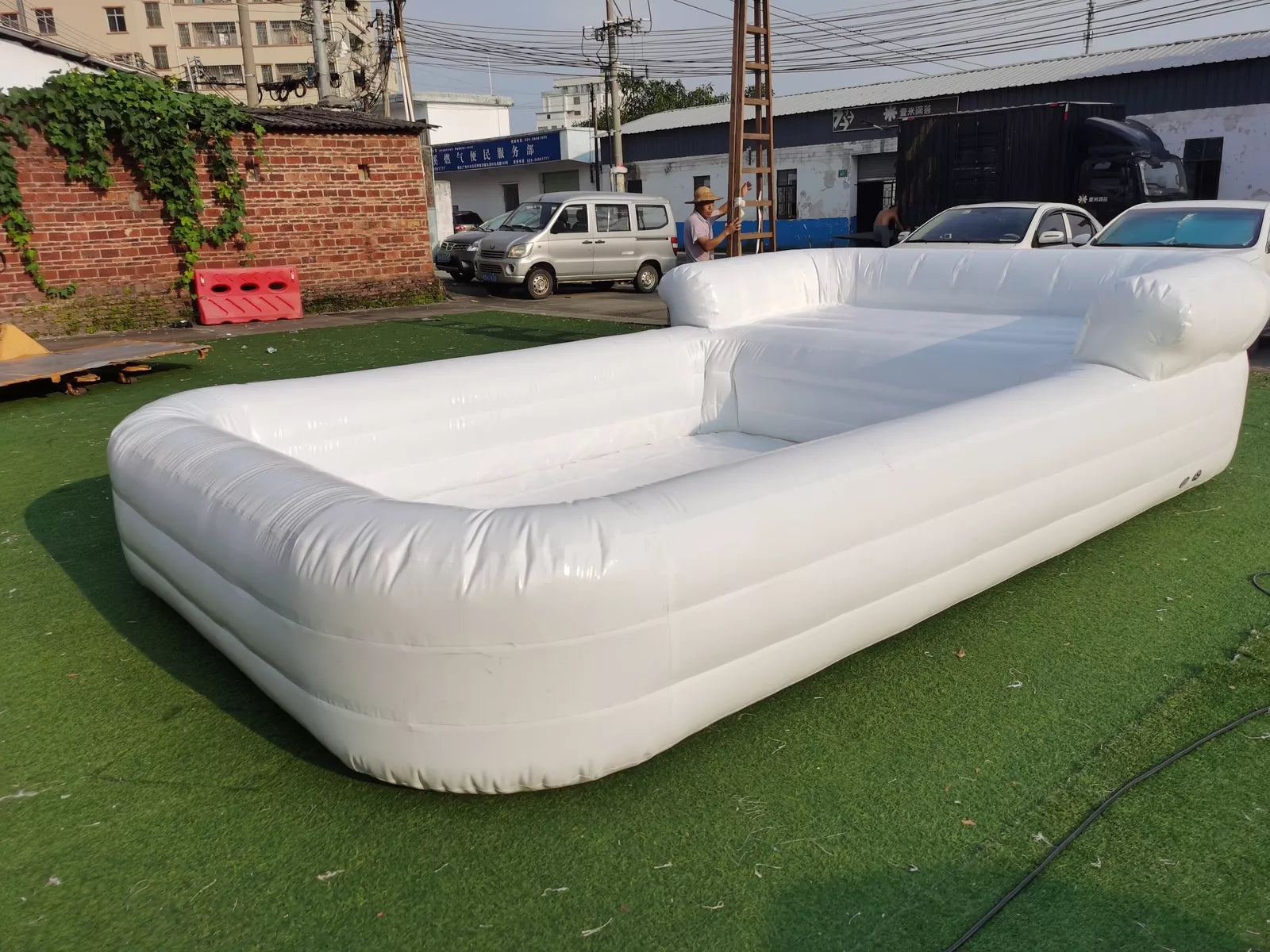 White Inflatable Sofa Pool