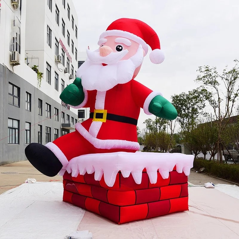 Riesige aufblasbare Weihnachtsmann-Dekoration
