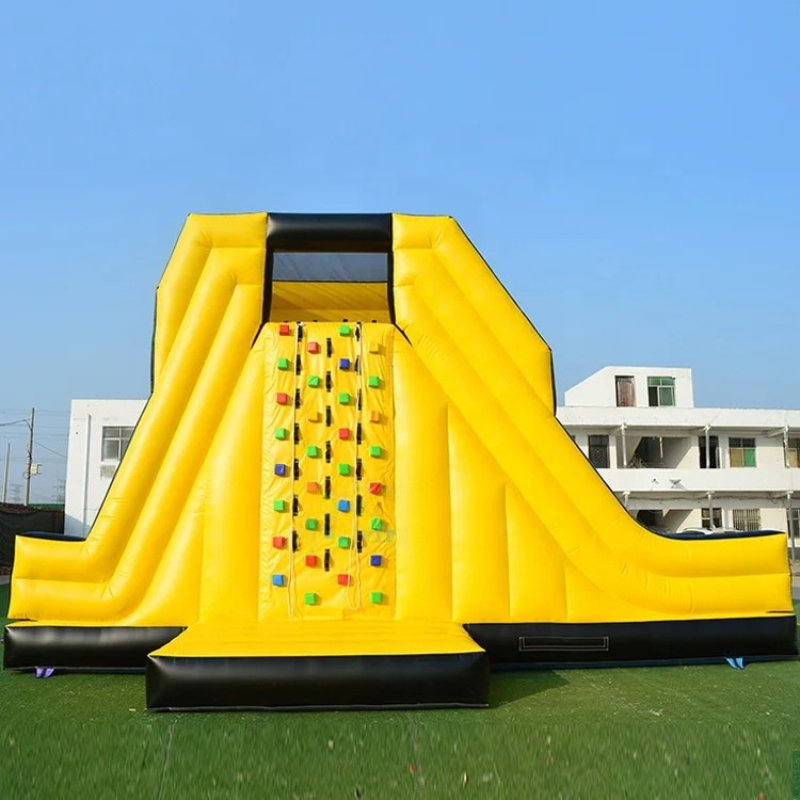 Aufblasbare Kletterwand mit Rutsche