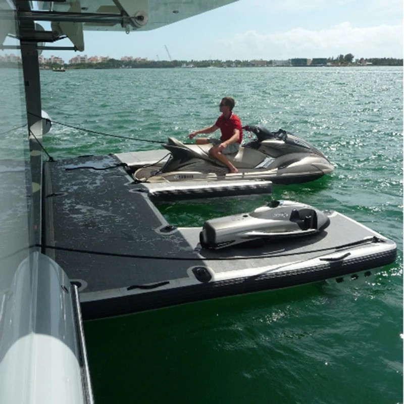 Aufblasbare C-Dock Wasserspielstation