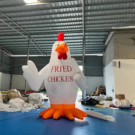 Riesiges aufblasbares Huhn für Events individuell gestaltet