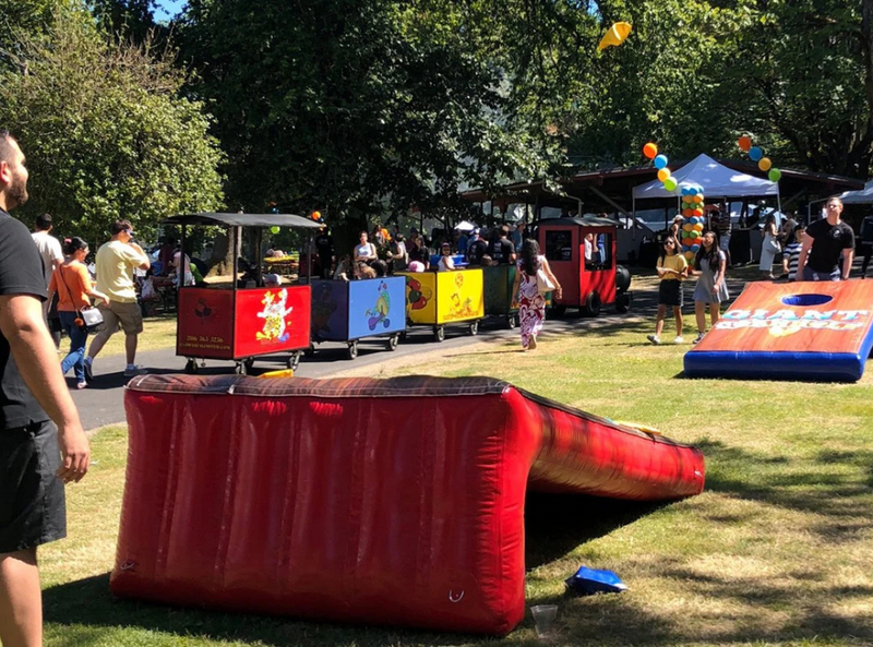 Jeu de Cornhole gonflable géant amusant pour les fêtes