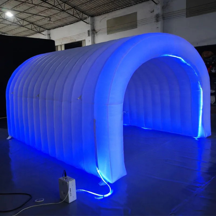 Tunnel sportif gonflable géant avec lumières LED