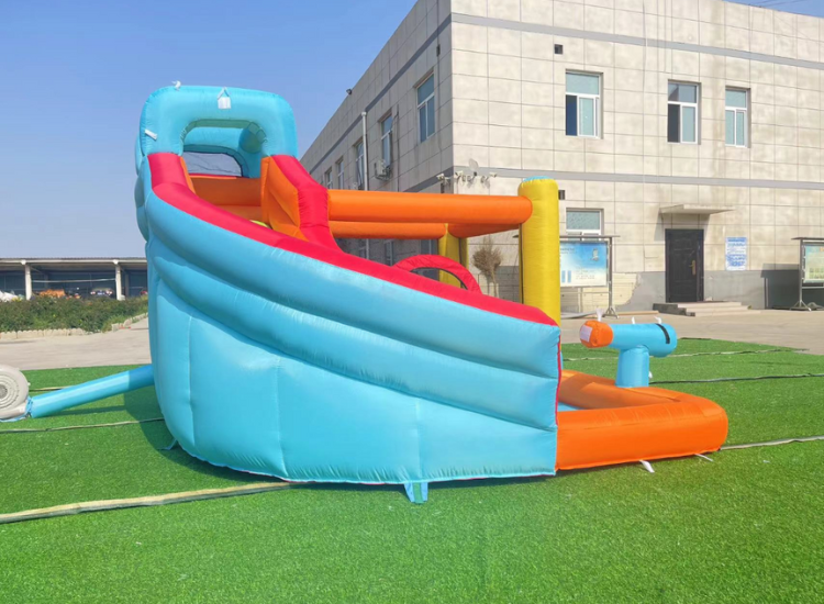 Aufblasbare Wasserrutsche mit Poolkombination