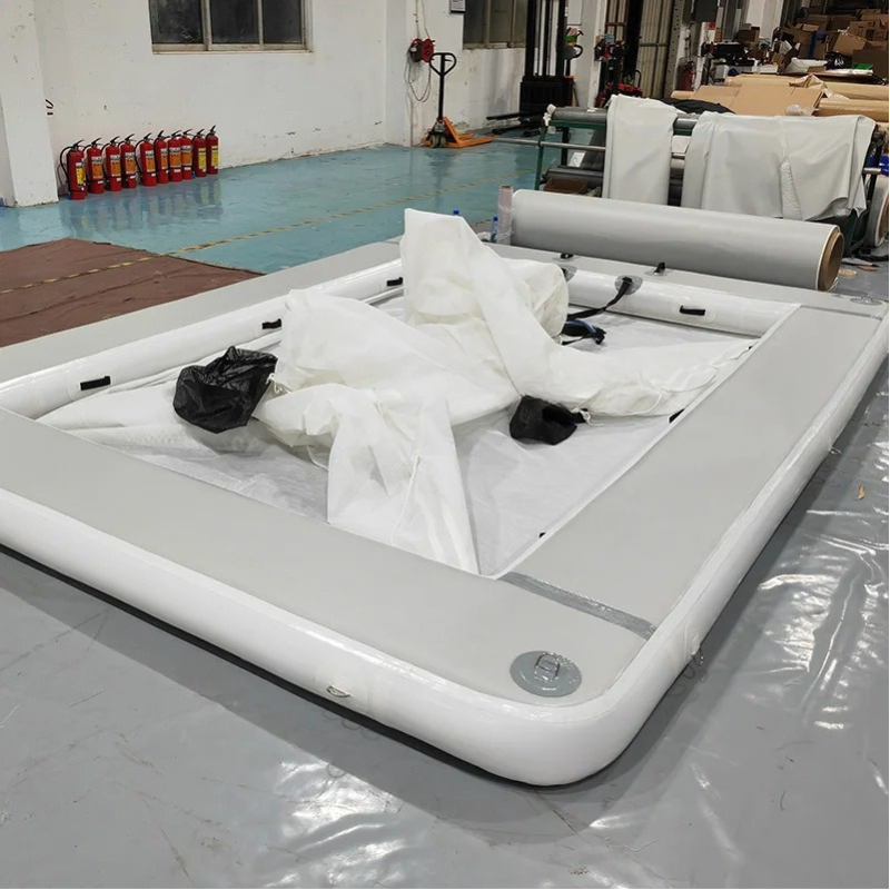 Aufblasbarer Swimmingpool mit Quallennetz