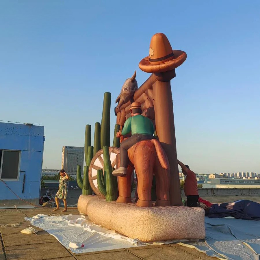 Aufblasbarer Wildwest-Hintergrund mit Cowboys und Kaktus