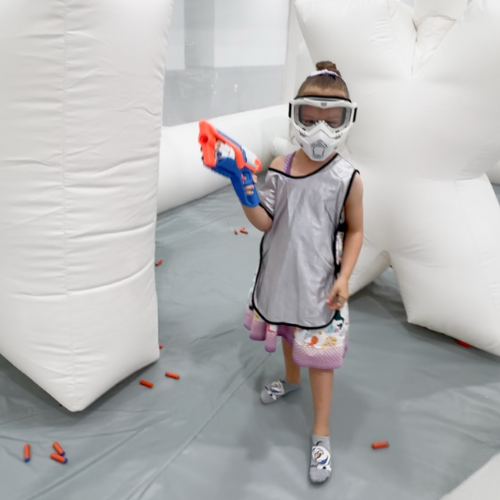 Aufblasbares Schlachtfeld: Nerf- und Laserzone