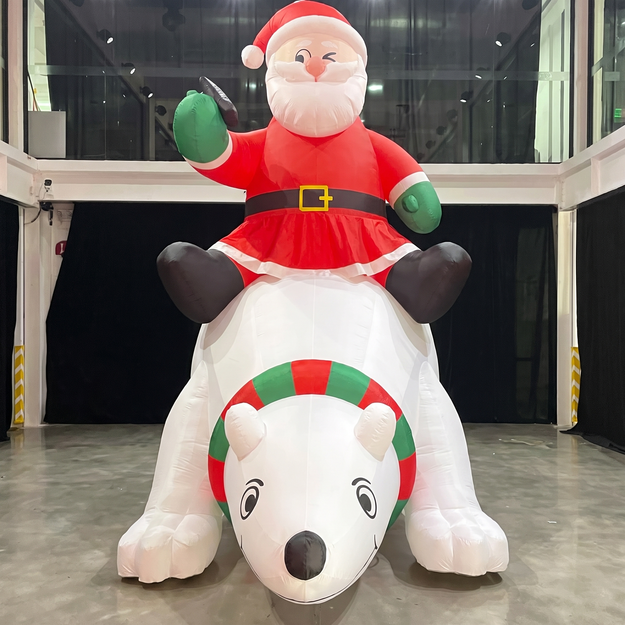 Christmas Santa Claus Decor Inflatable for Commercial Displays