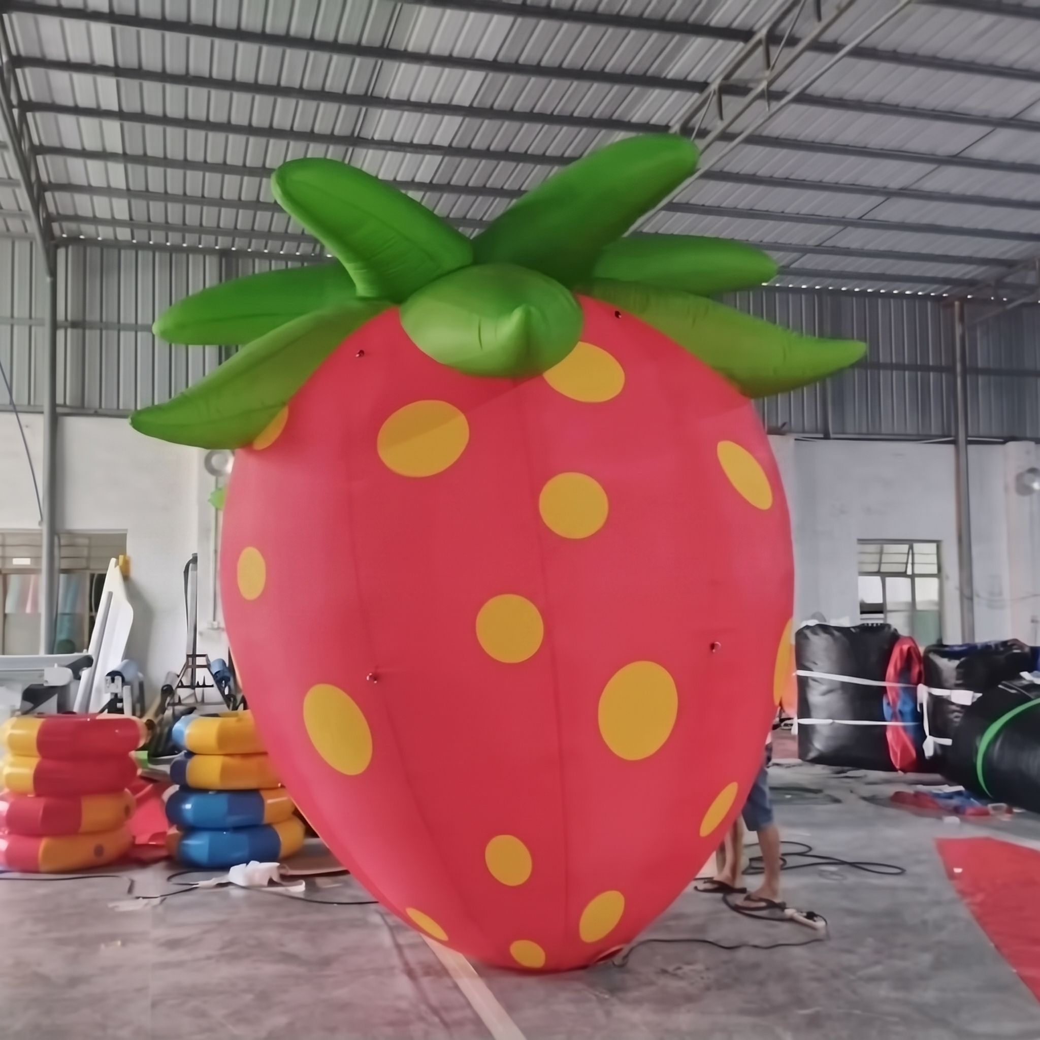 Inflatable Strawberry Display Balloon for Event Promotions