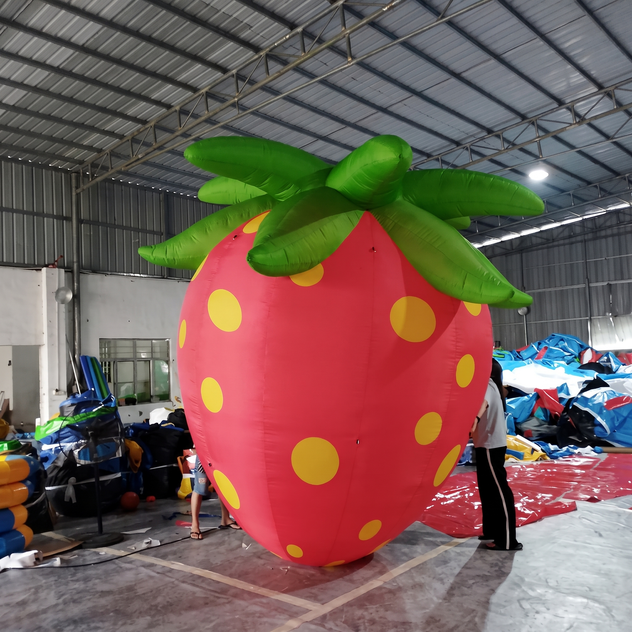 Inflatable Strawberry Display Balloon for Event Promotions