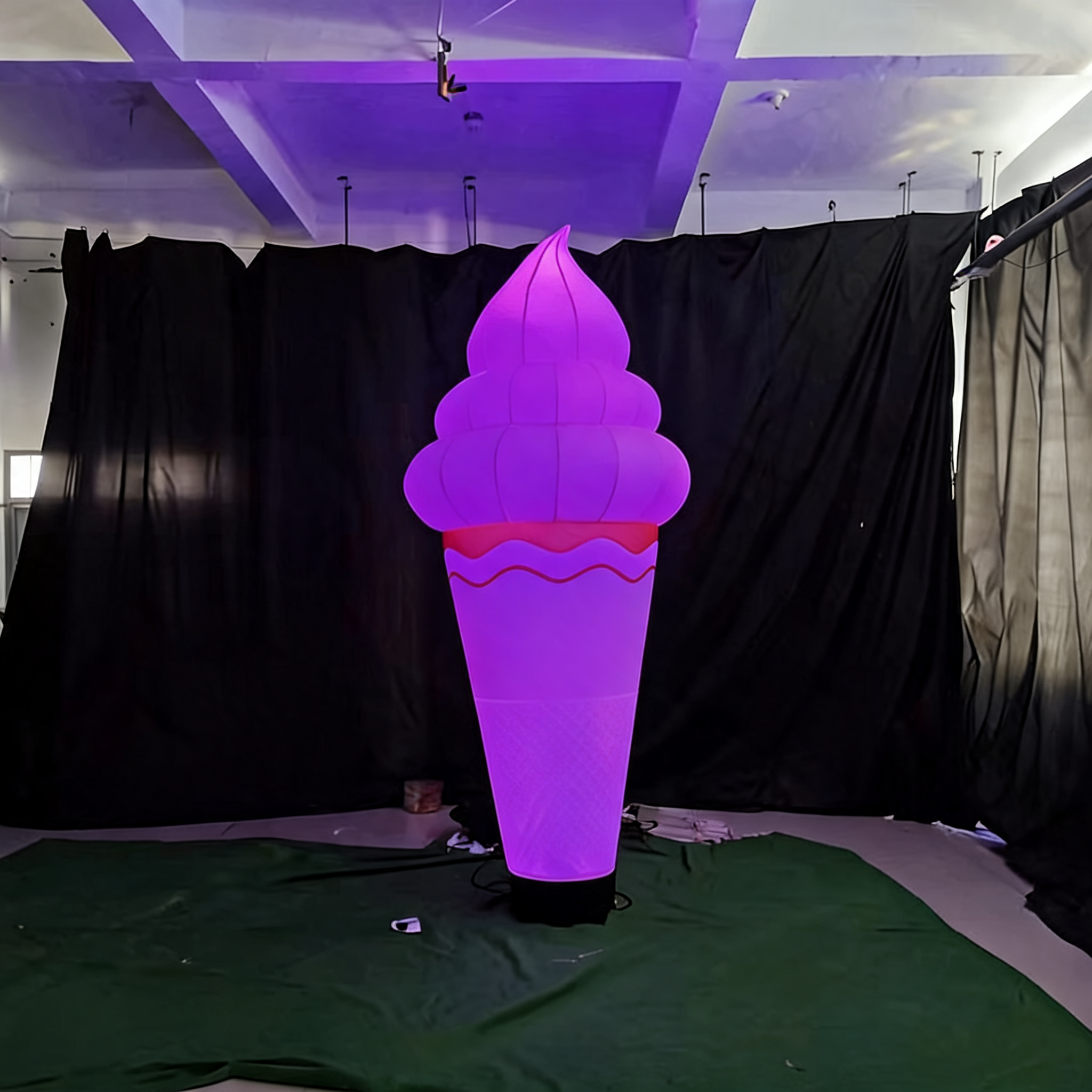 Inflatable Ice Cream Cone Display for Commercial Advertising