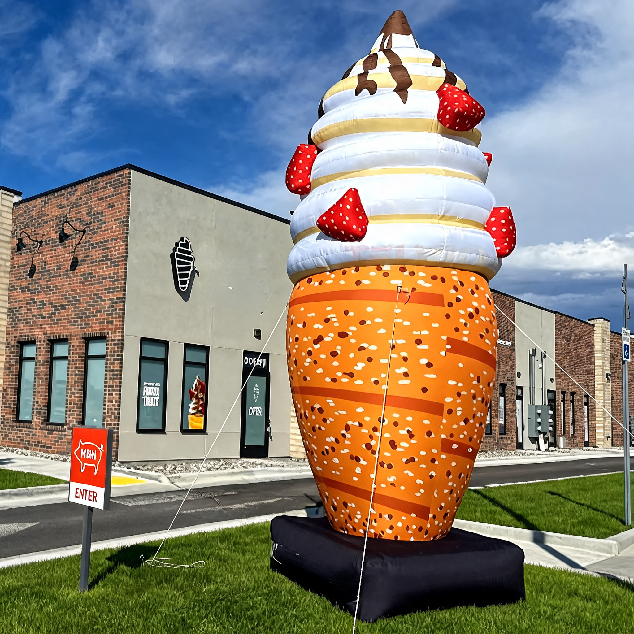 Inflatable Advertising Display Ice Cream Cone Model With LED Lighting
