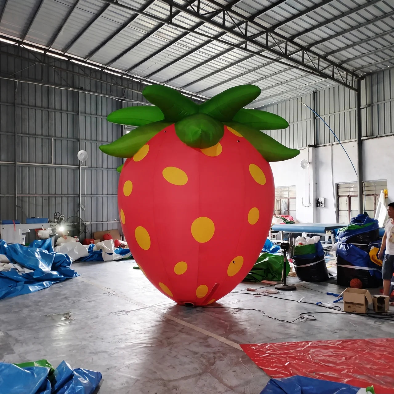 Inflatable Strawberry Display Balloon for Event Promotions