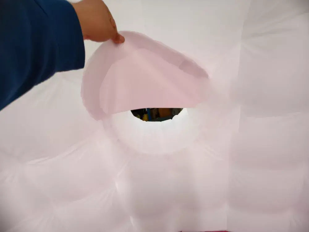 Aufblasbares Iglu-Kuppelzelt mit LED-Beleuchtung und Luftgebläse